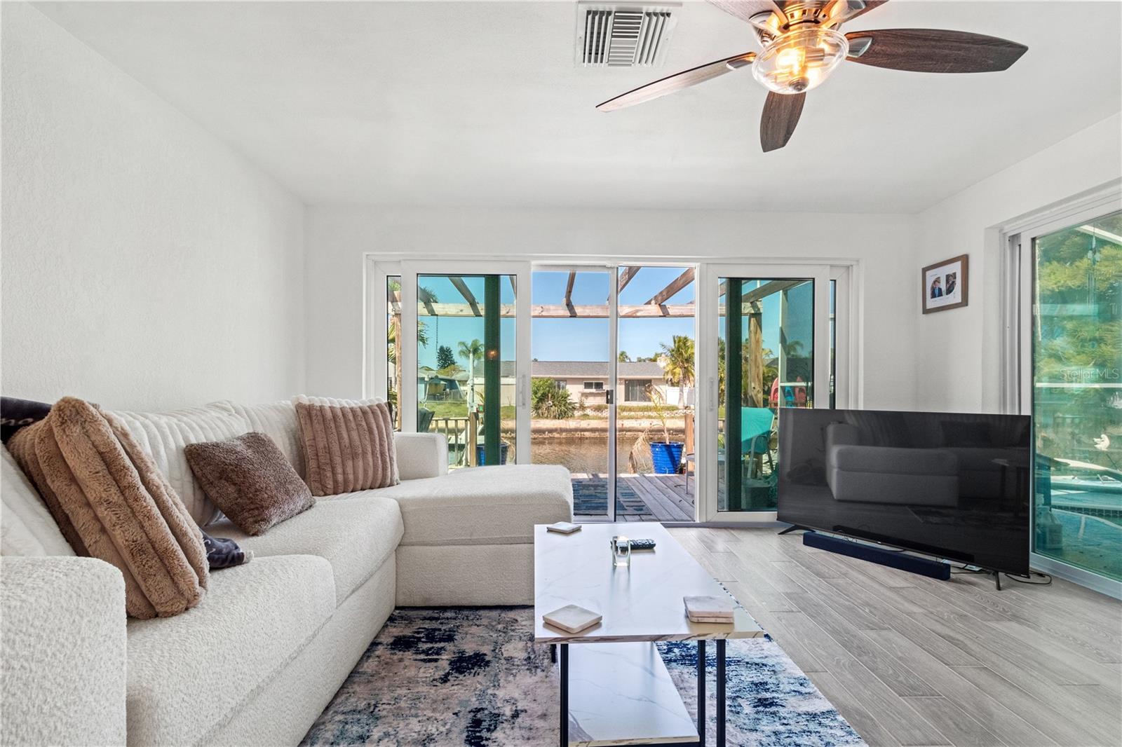 Image 9 of 39 For 9917 San Sierra Way
