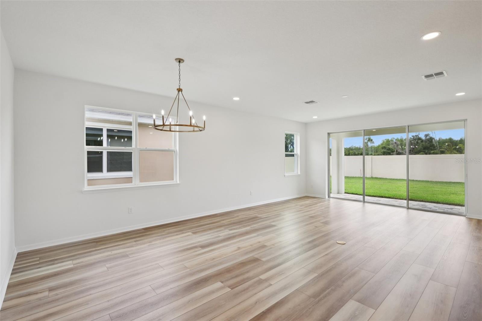 Listing photo id 8 for 3712 Rocky Island Road