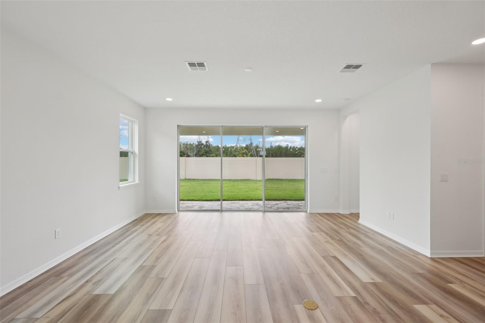 Listing photo id 10 for 3712 Rocky Island Road