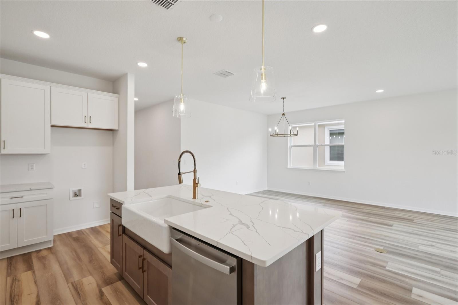 Listing photo id 12 for 3712 Rocky Island Road