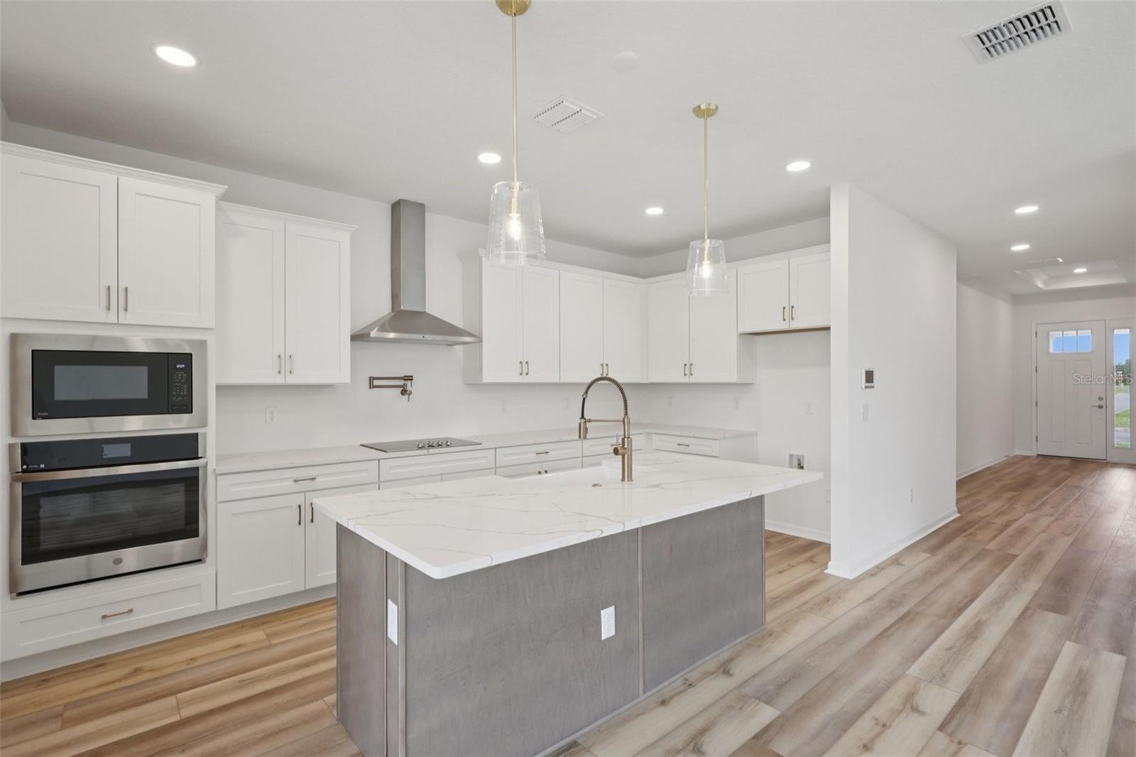 Listing photo id 13 for 3712 Rocky Island Road