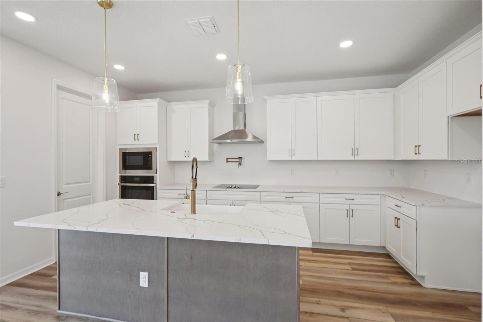 Listing photo id 16 for 3712 Rocky Island Road