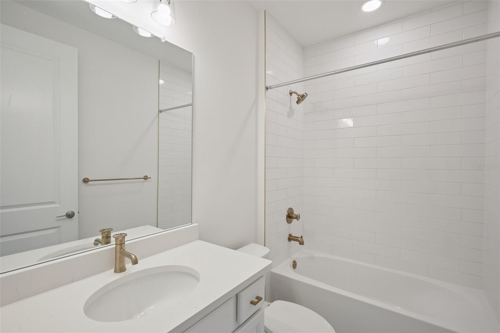 Listing photo id 47 for 3712 Rocky Island Road
