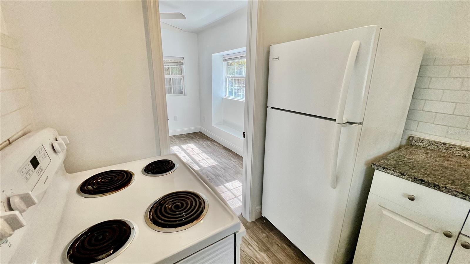 Image 10 of 19 For 1024 Henry Avenue 2