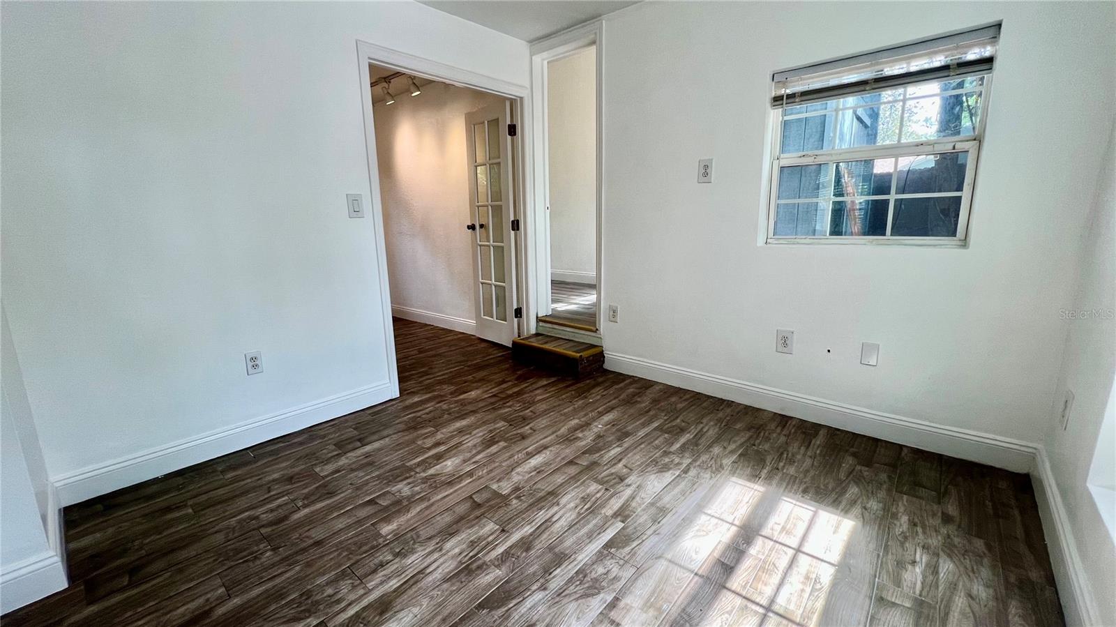 Image 12 of 19 For 1024 Henry Avenue 2