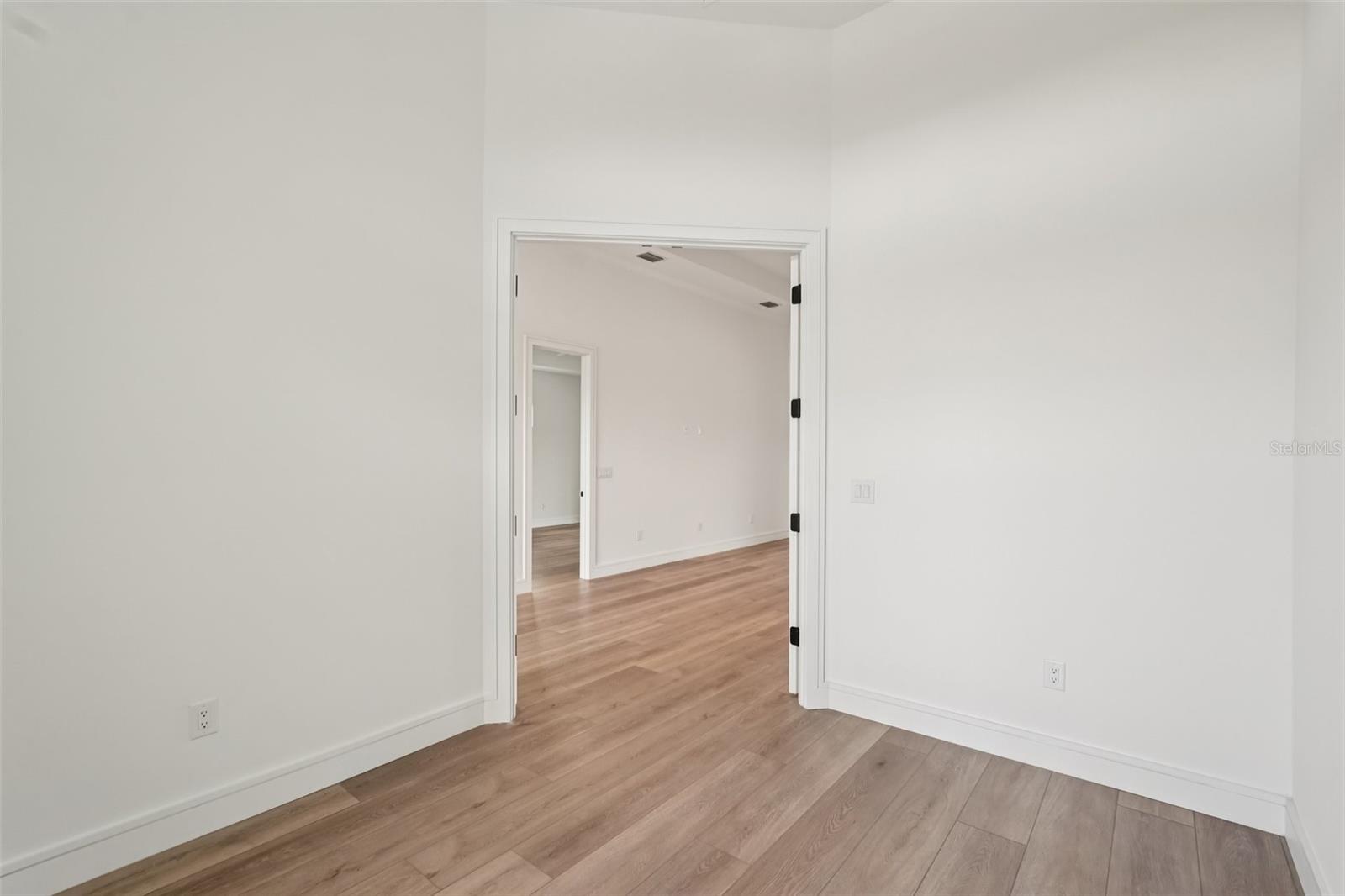 Image 14 of 40 For 15218 Appleton Boulevard
