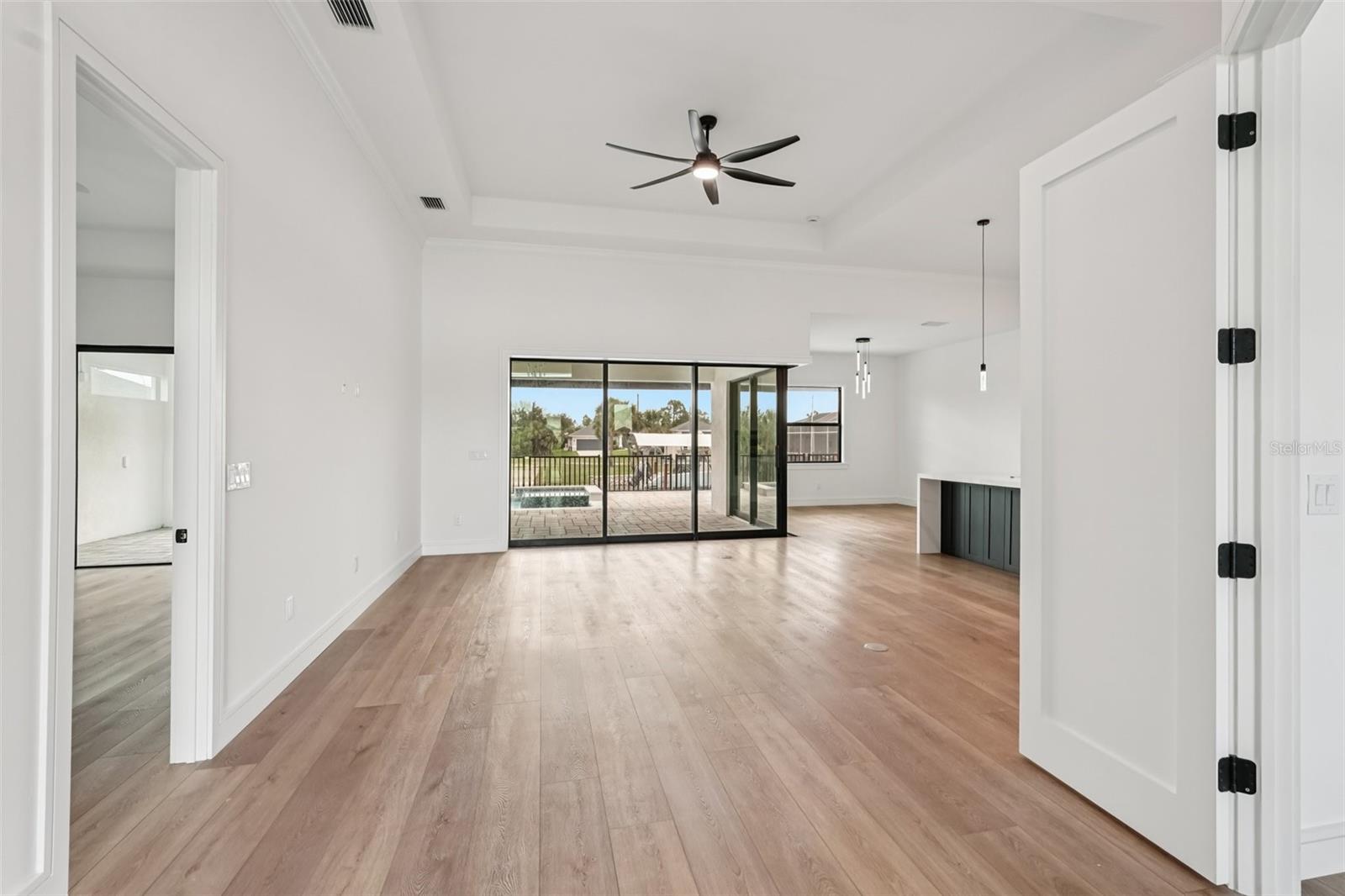 Image 4 of 40 For 15218 Appleton Boulevard