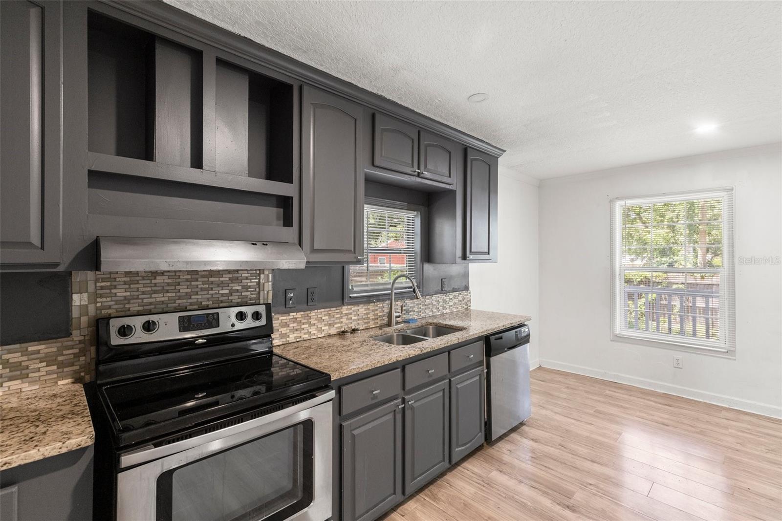 Image 6 of 15 For 3953 10th Avenue S