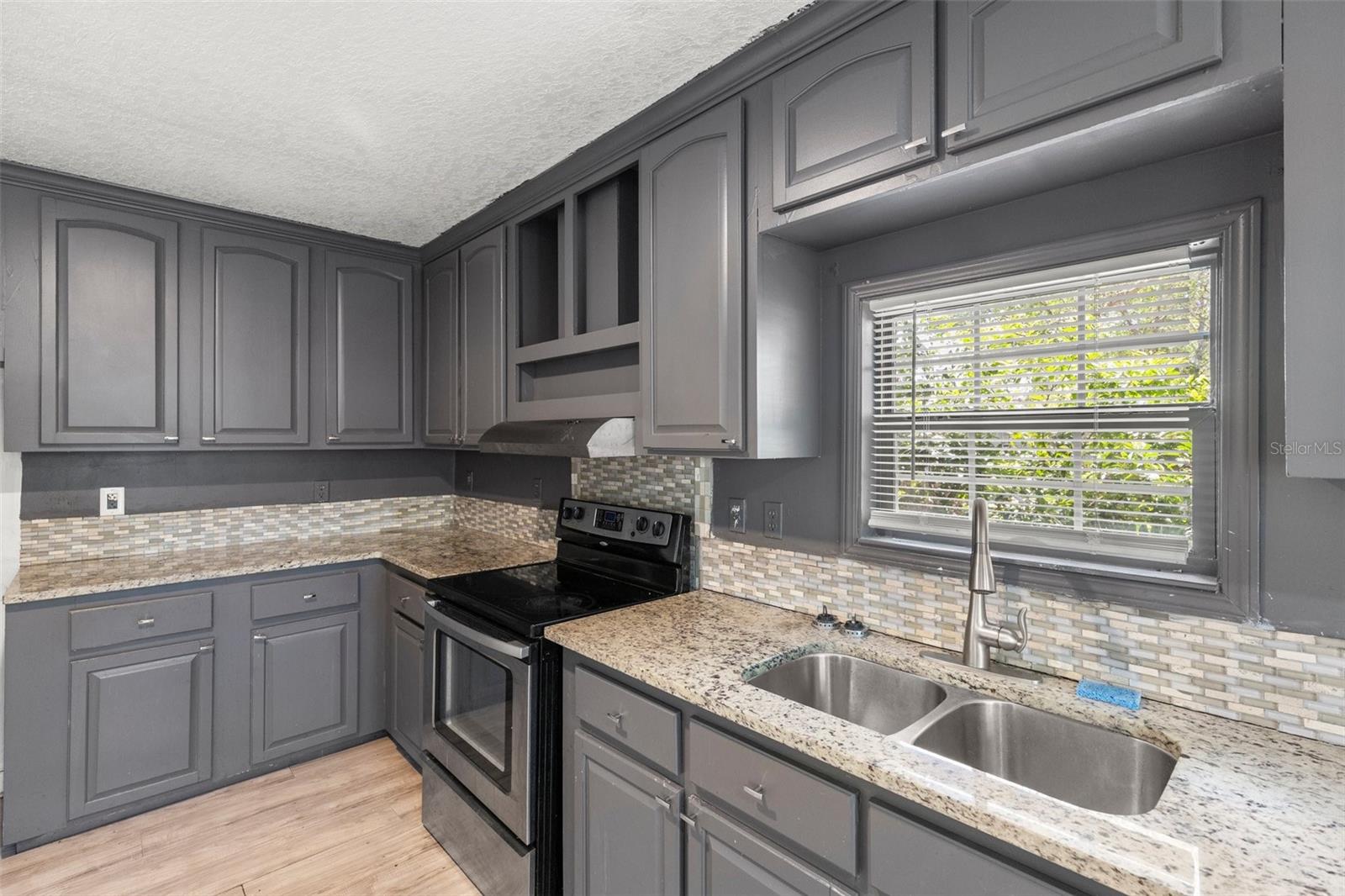 Image 7 of 15 For 3953 10th Avenue S