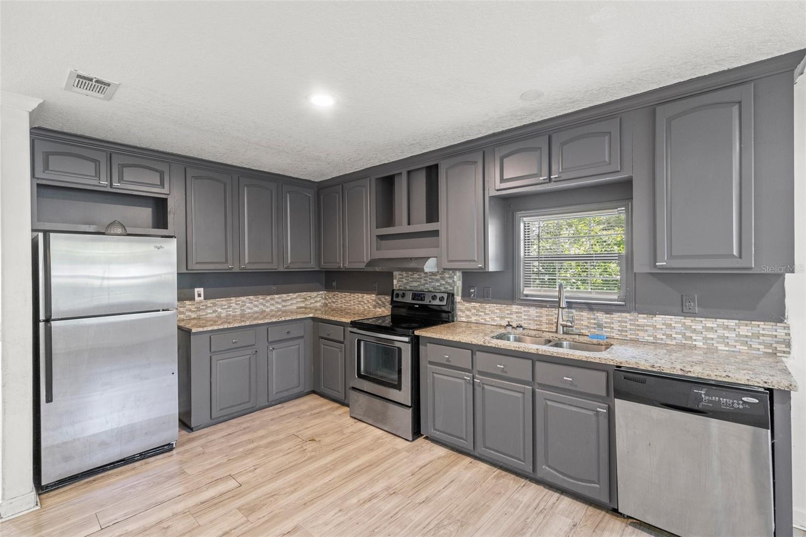 Image 8 of 15 For 3953 10th Avenue S