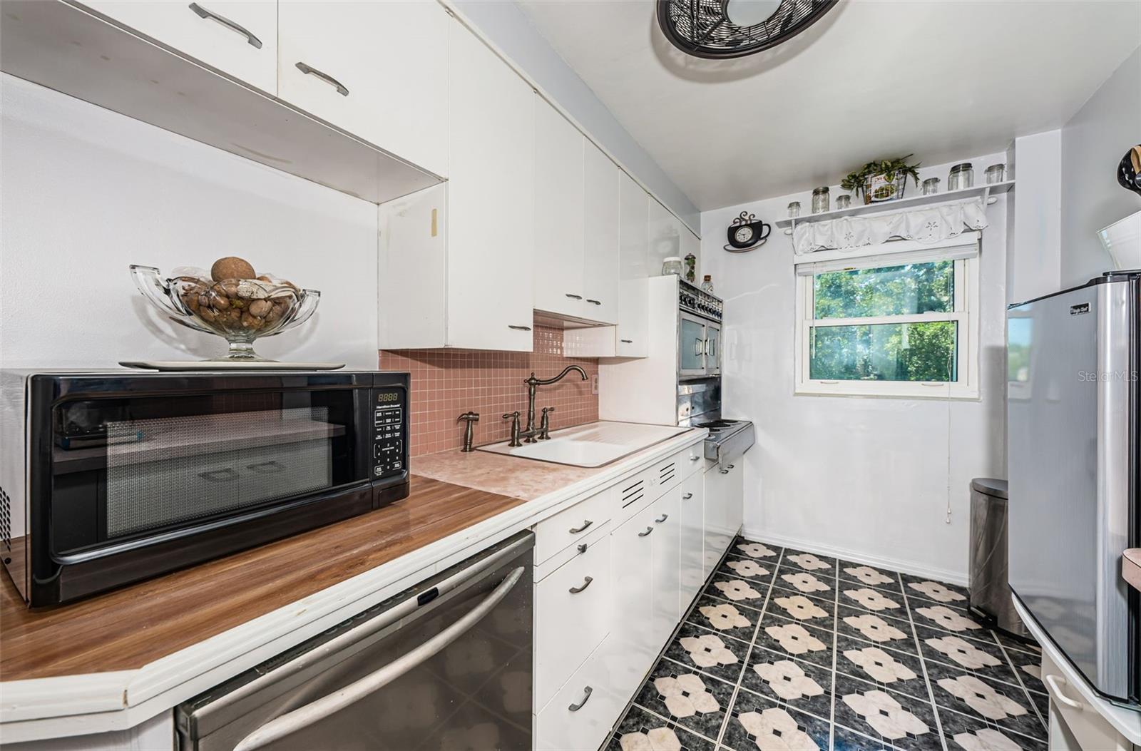 Image 22 of 100 For 841 4th Avenue N 21