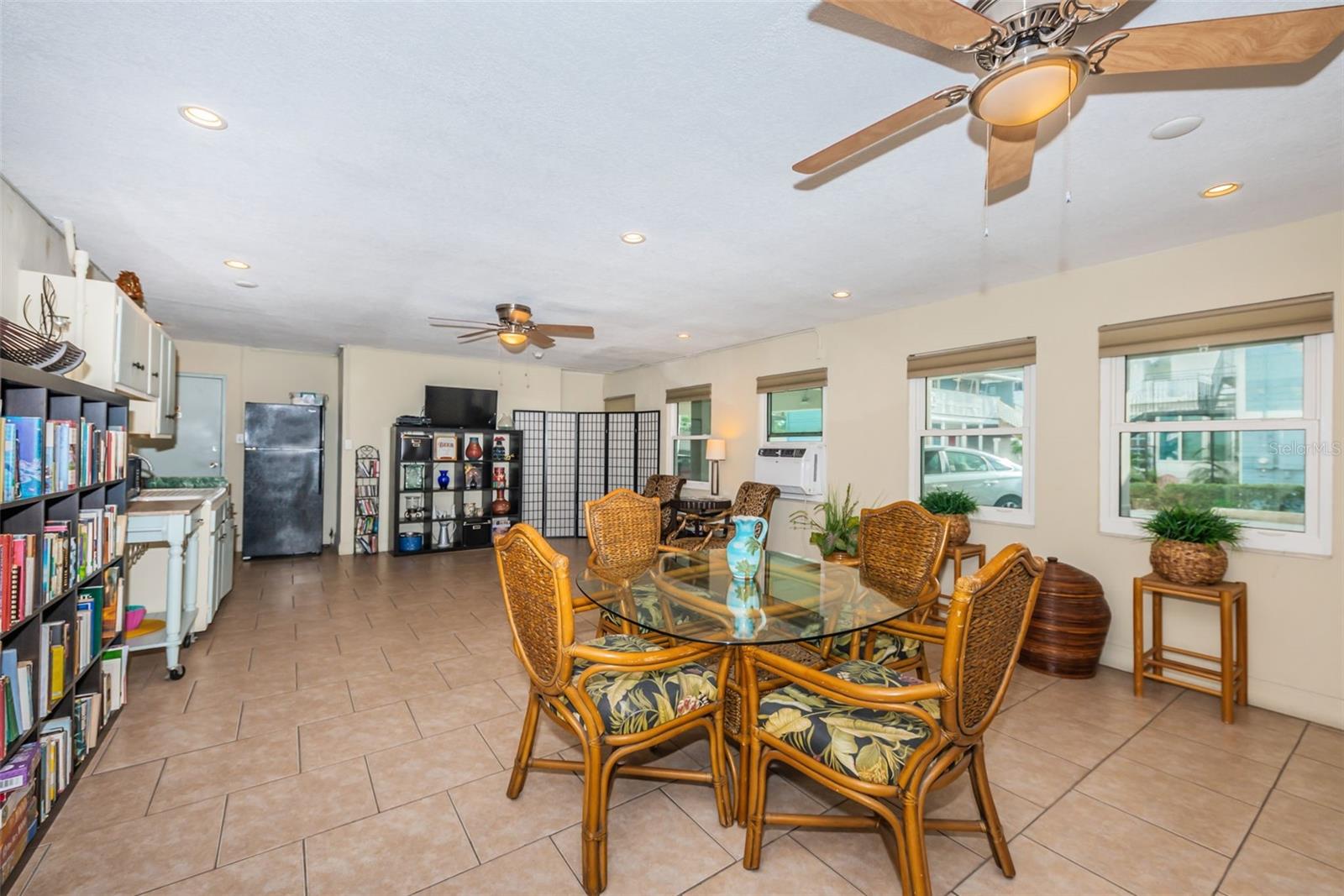 Image 32 of 100 For 841 4th Avenue N 21