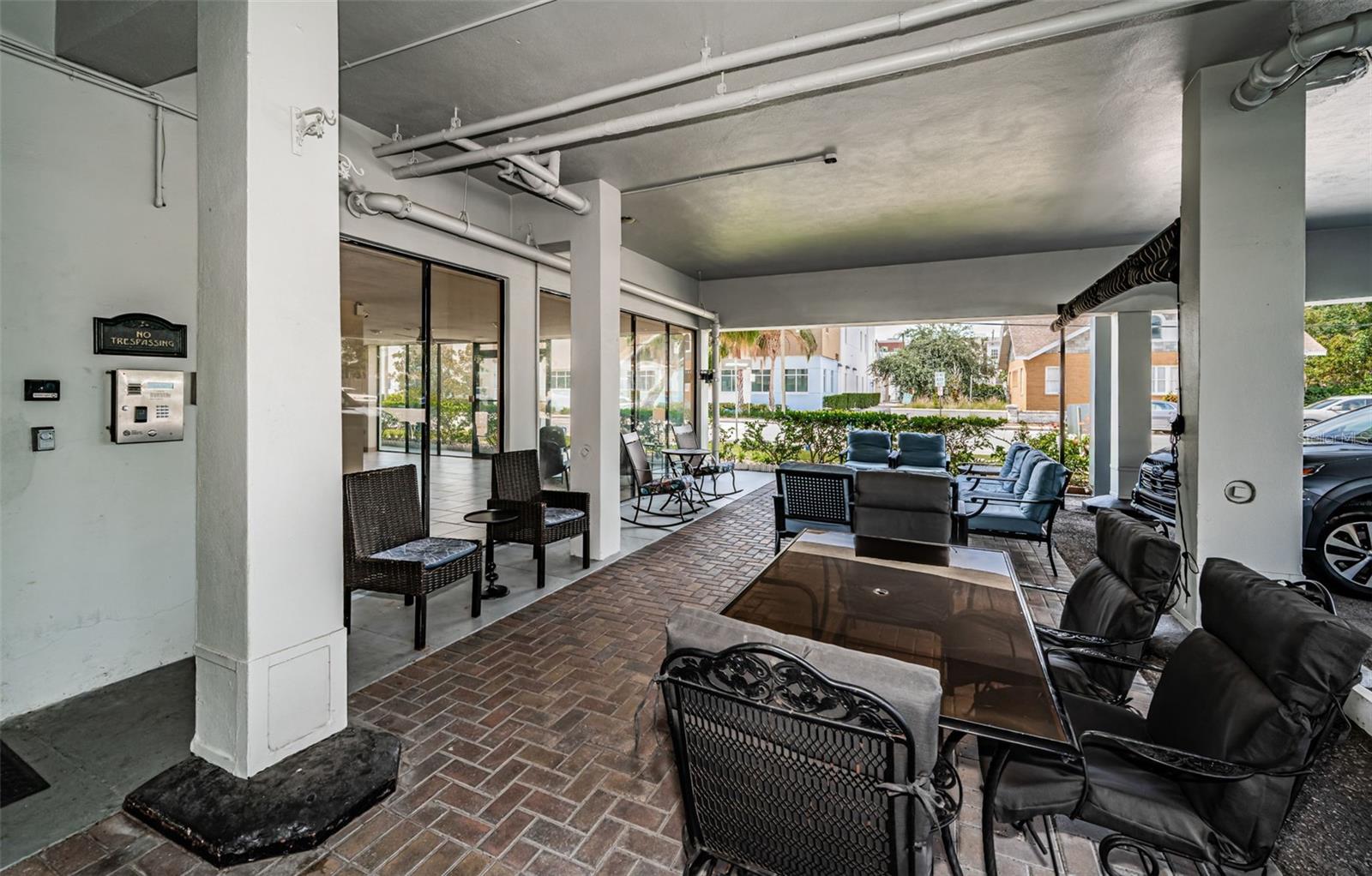 Image 57 of 100 For 841 4th Avenue N 21