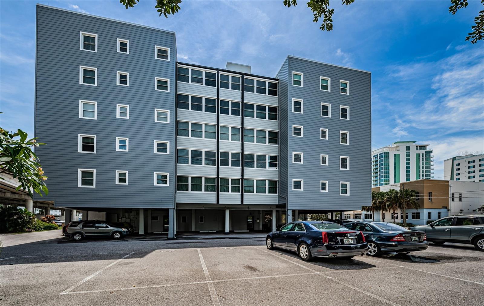 Image 63 of 100 For 841 4th Avenue N 21