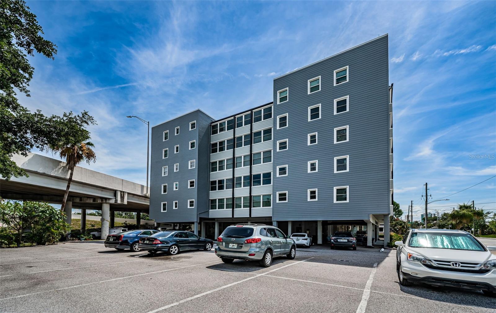 Image 64 of 100 For 841 4th Avenue N 21