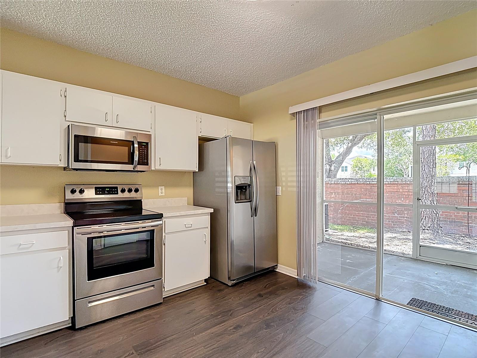 Image 8 of 26 For 12464 Berkeley Square Drive