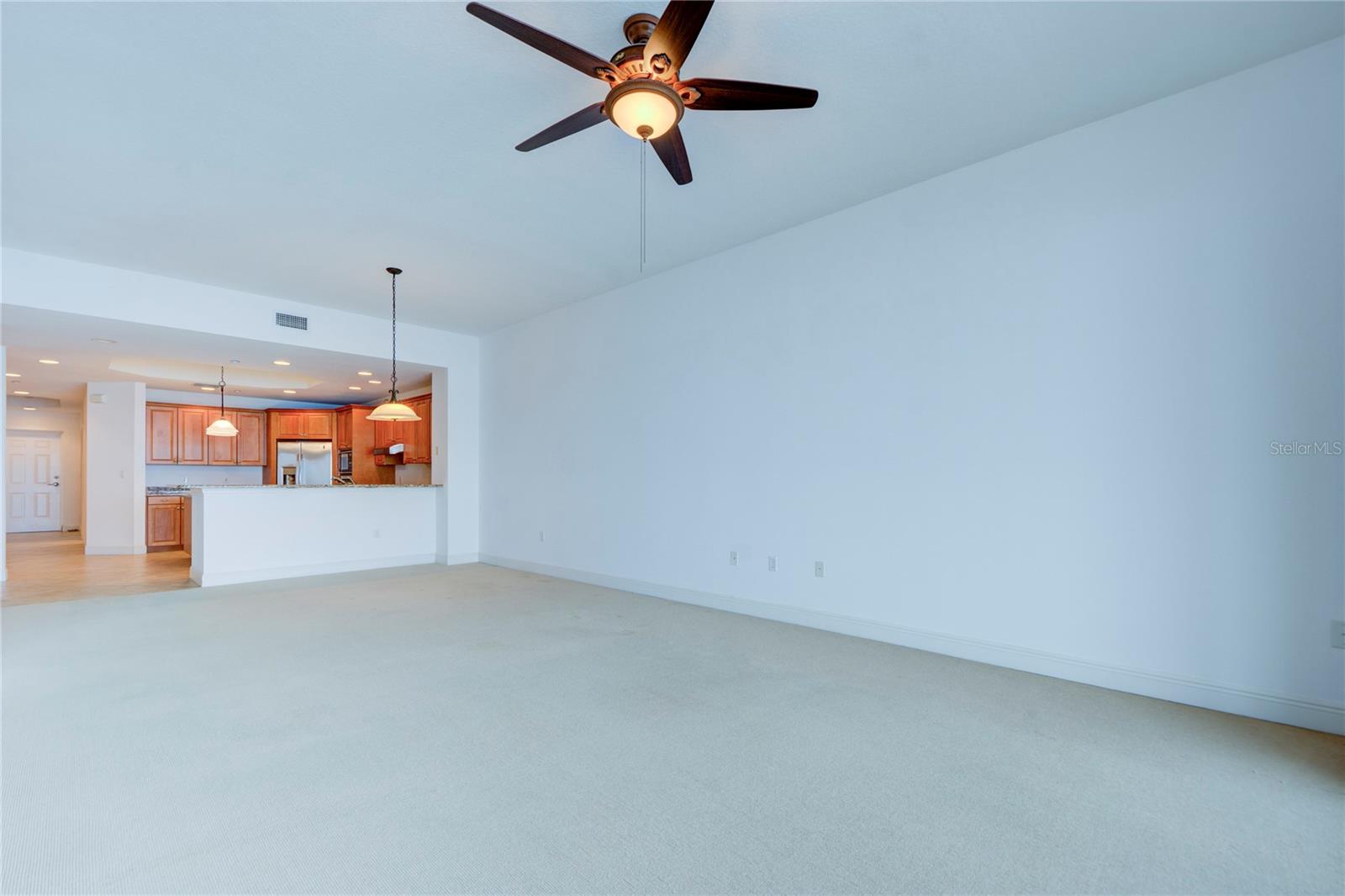 Image 10 of 47 For 17717 Gulf Boulevard 303