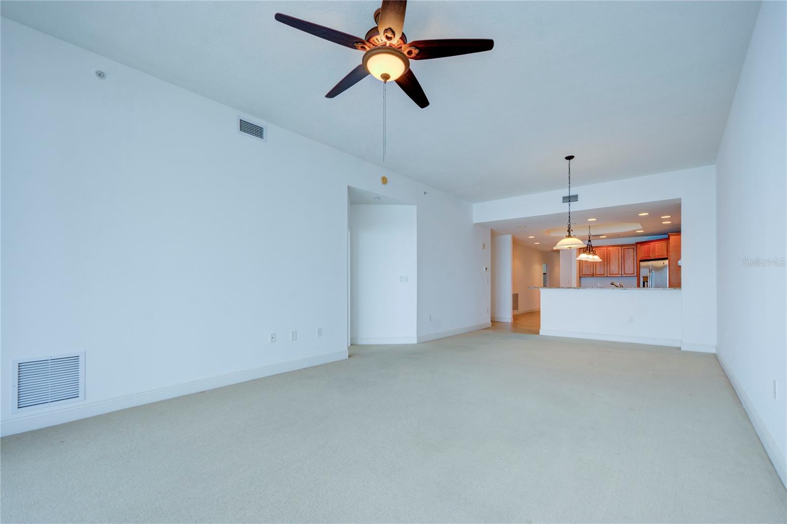 Image 11 of 47 For 17717 Gulf Boulevard 303