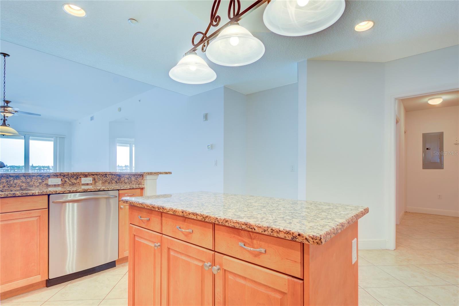 Image 19 of 47 For 17717 Gulf Boulevard 303