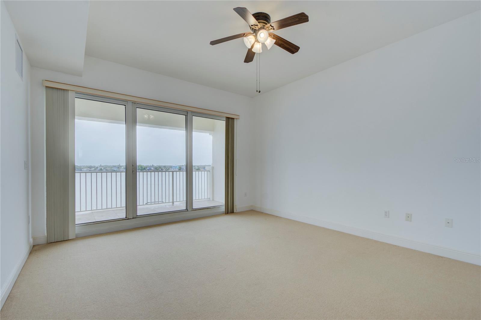 Image 21 of 47 For 17717 Gulf Boulevard 303
