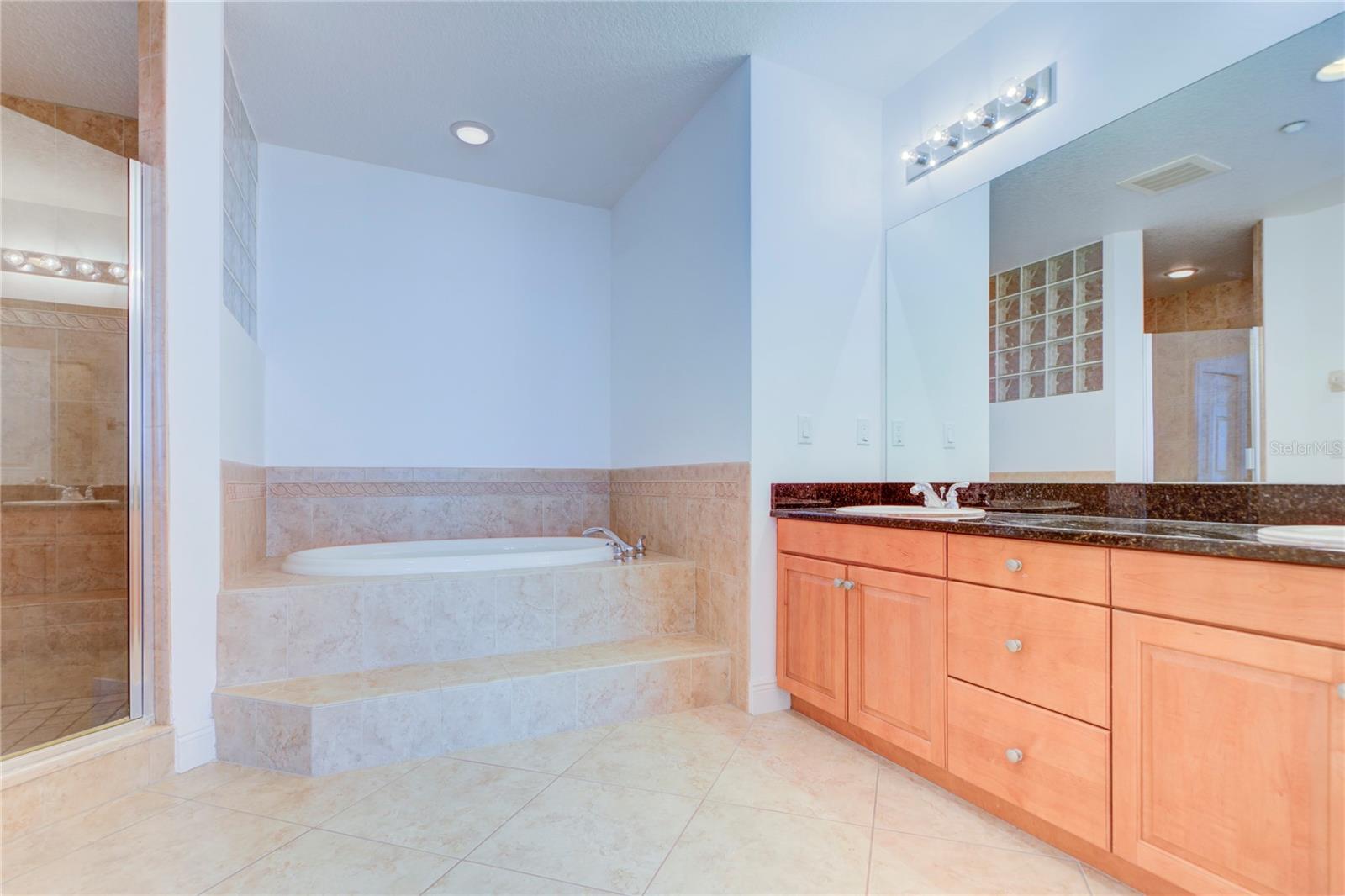 Image 23 of 47 For 17717 Gulf Boulevard 303