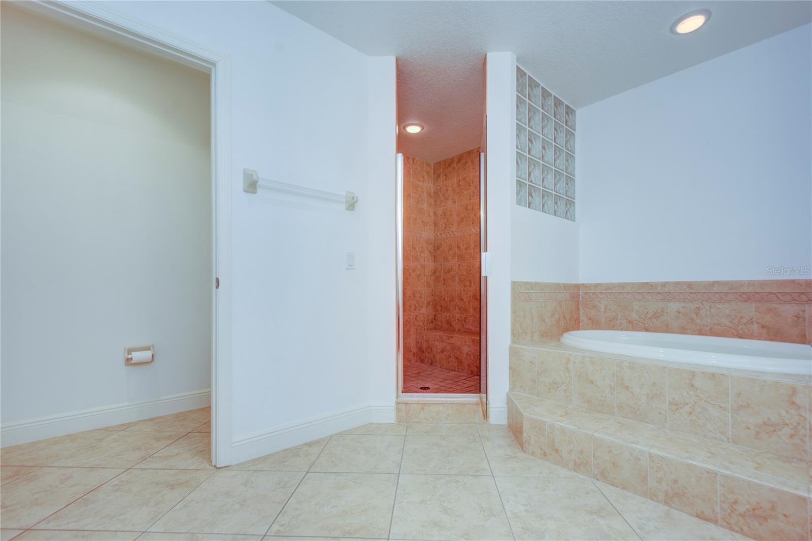Image 25 of 47 For 17717 Gulf Boulevard 303