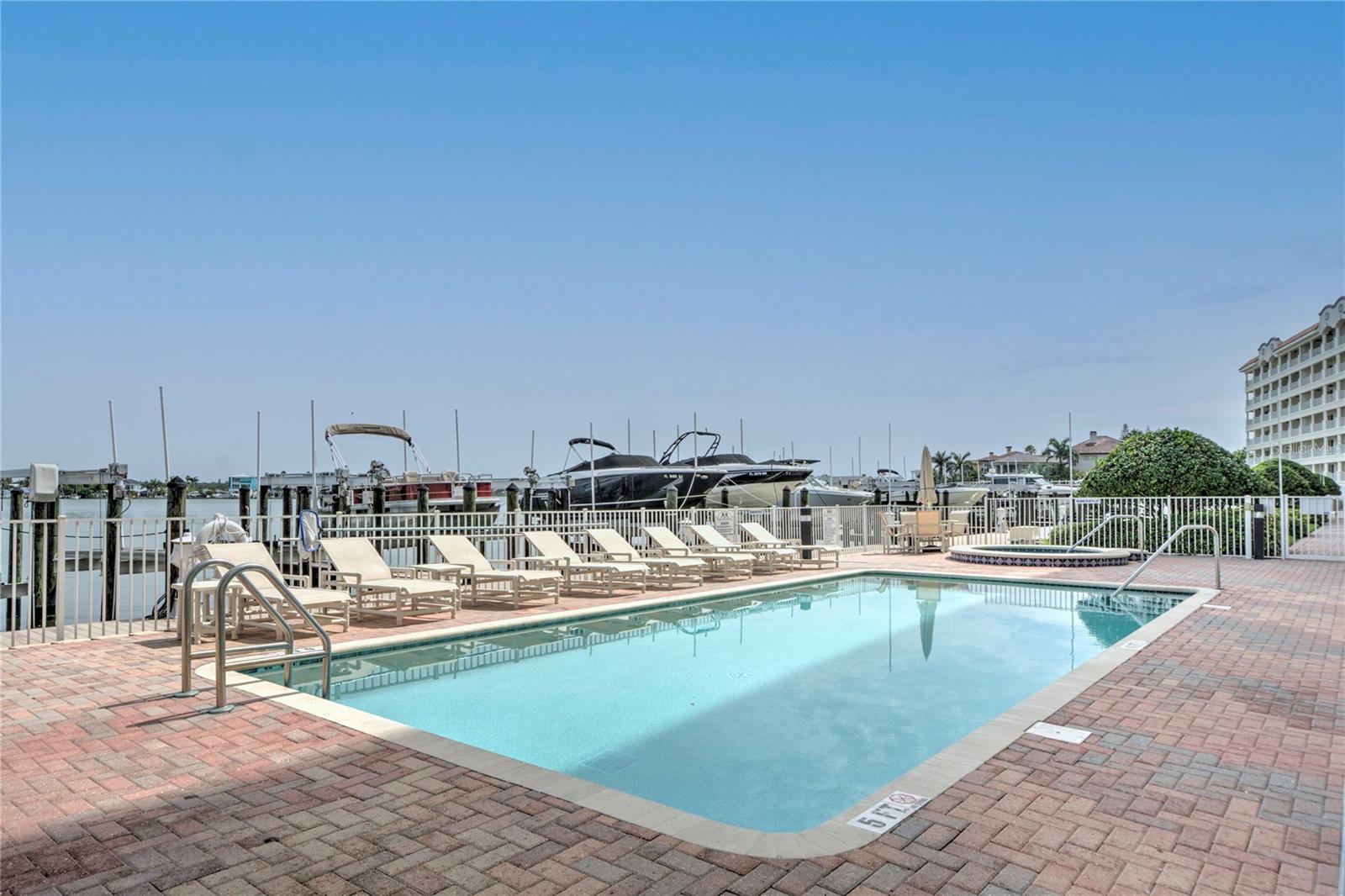 Image 38 of 47 For 17717 Gulf Boulevard 303