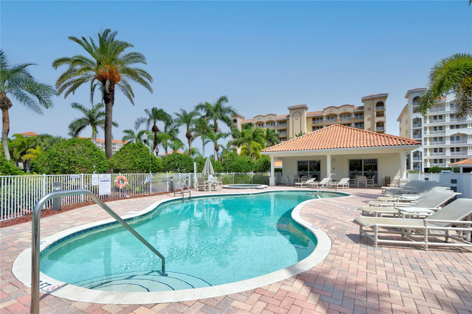 Image 46 of 47 For 17717 Gulf Boulevard 303
