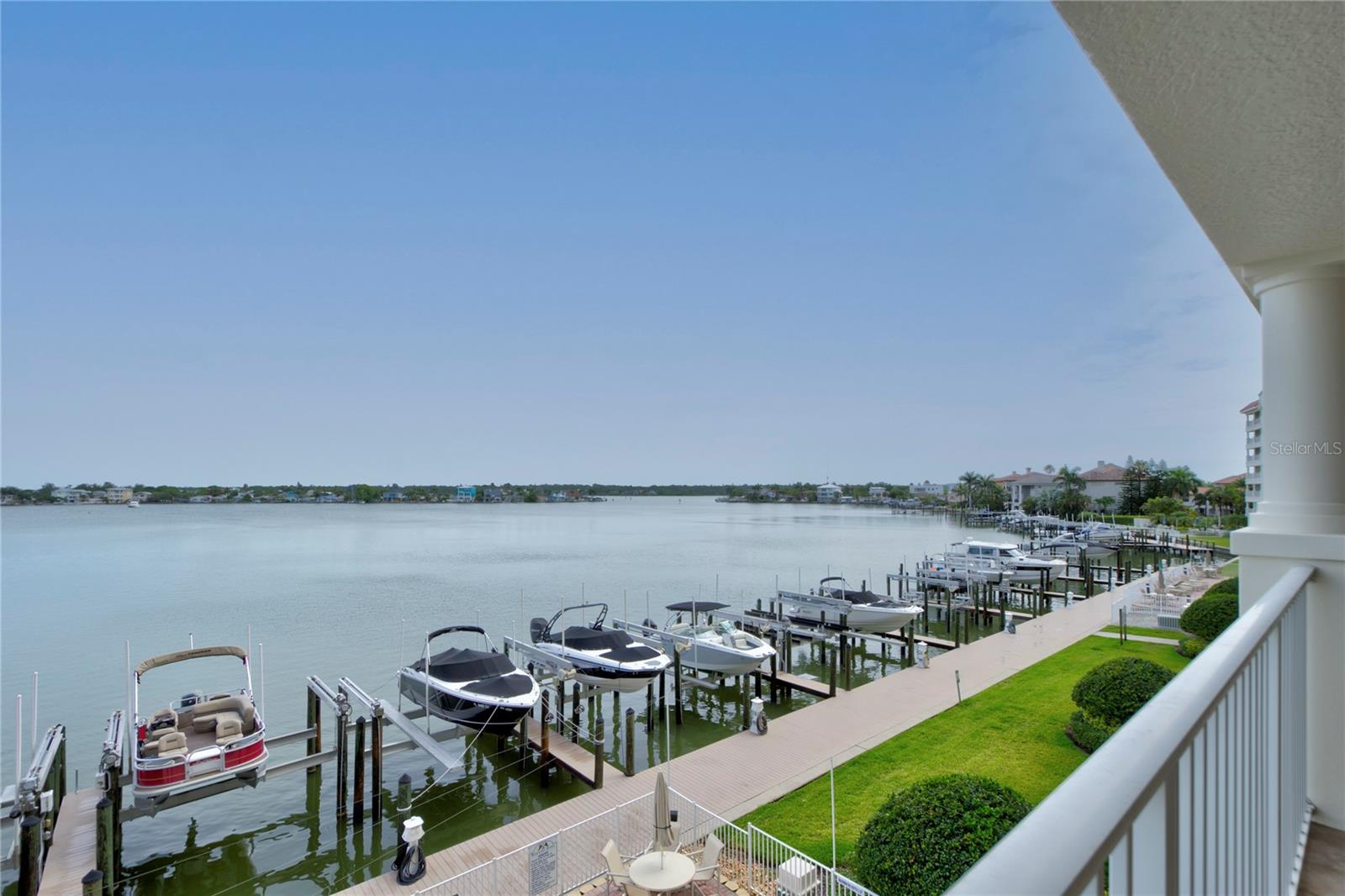 Image 7 of 47 For 17717 Gulf Boulevard 303