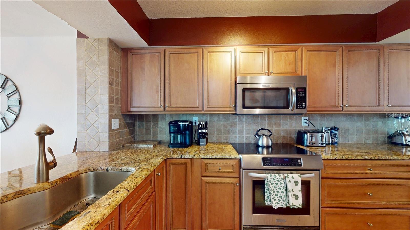 Image 11 of 37 For 6105 Bahia Del Mar Circle 682