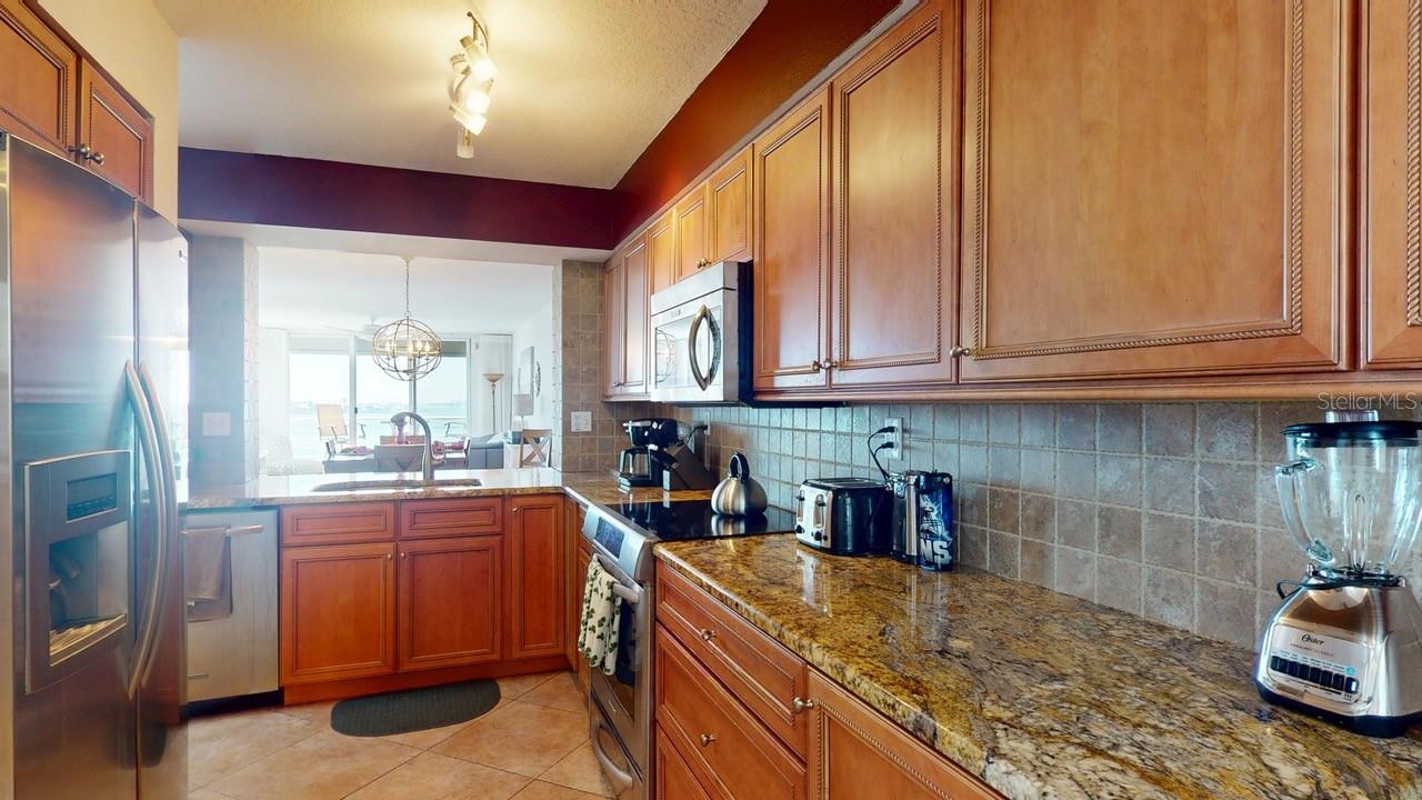 Image 14 of 37 For 6105 Bahia Del Mar Circle 682