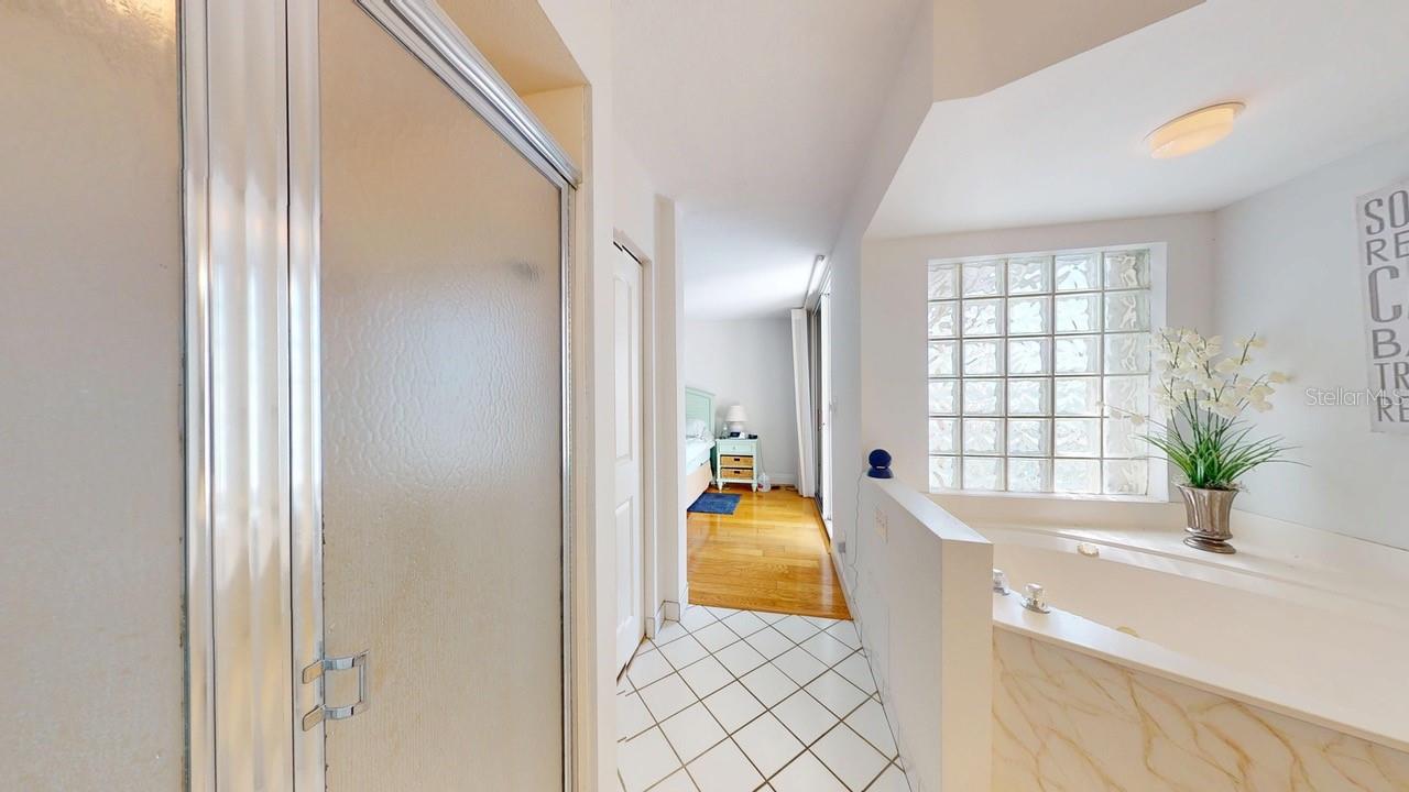 Image 19 of 37 For 6105 Bahia Del Mar Circle 682