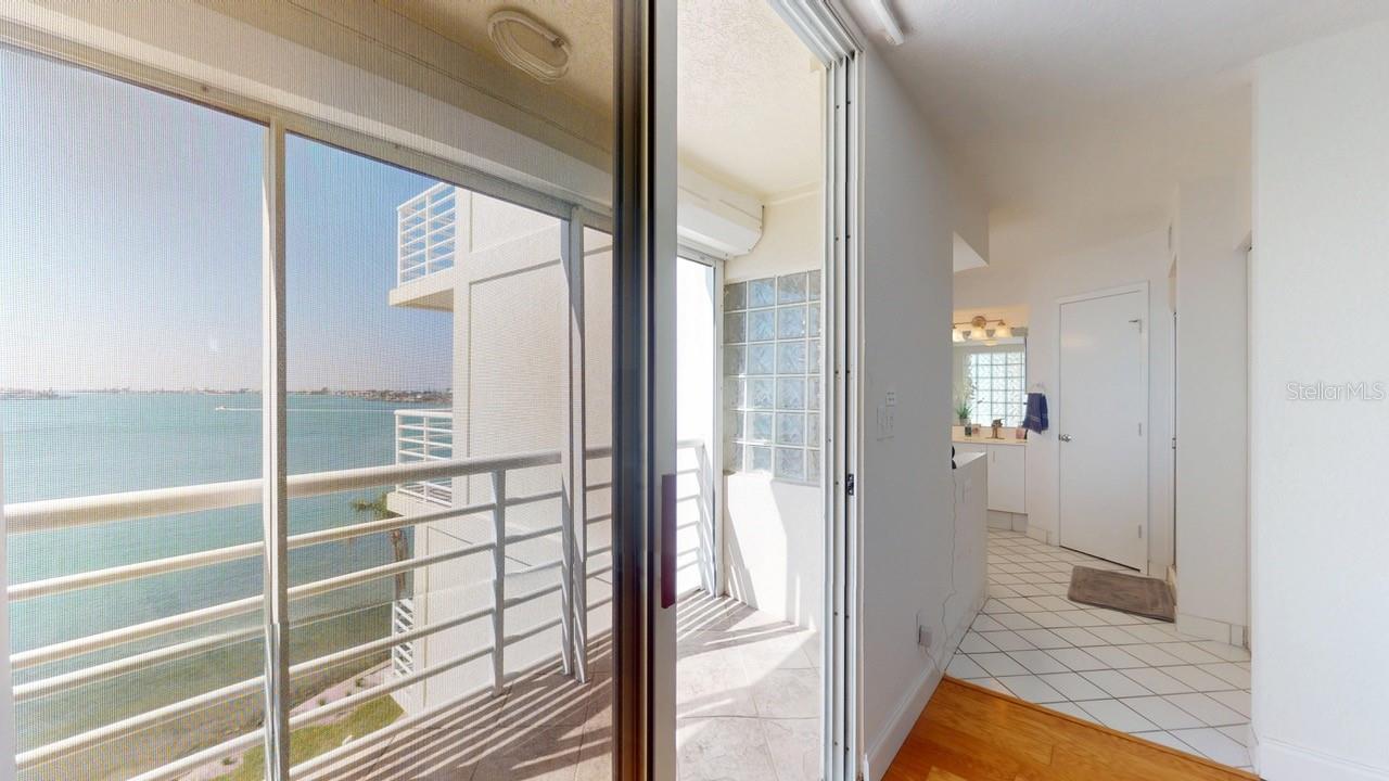 Image 22 of 37 For 6105 Bahia Del Mar Circle 682