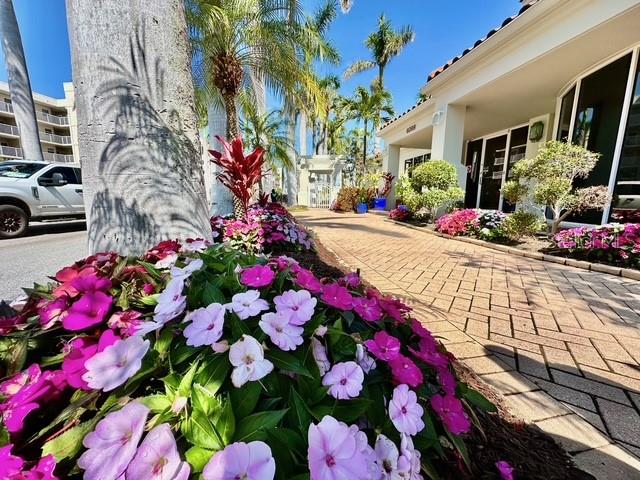Image 29 of 37 For 6105 Bahia Del Mar Circle 682