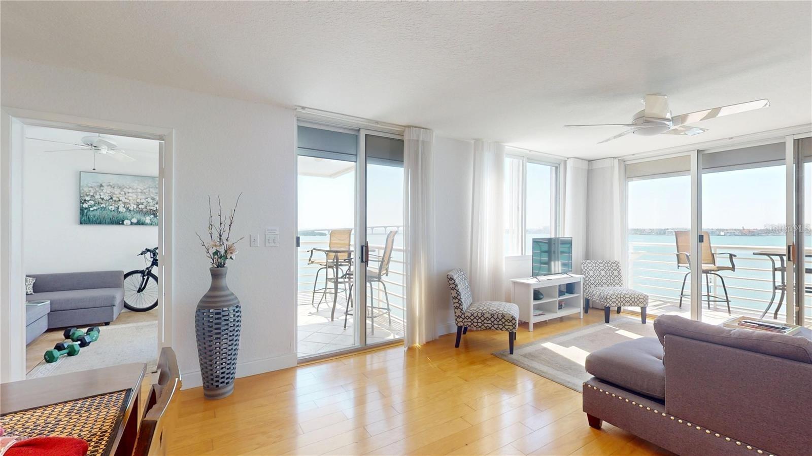 Image 7 of 37 For 6105 Bahia Del Mar Circle 682