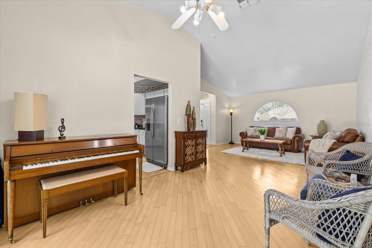 Image 15 of 49 For 6051 65th Avenue N