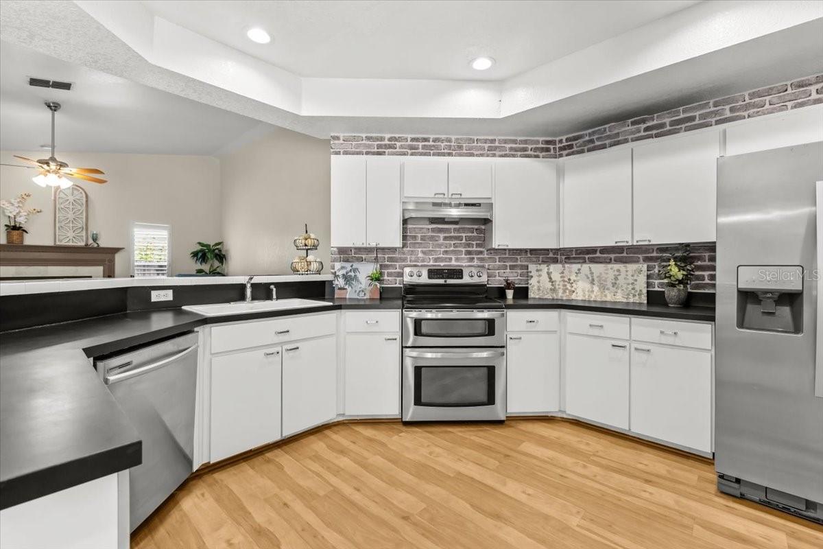 Image 18 of 49 For 6051 65th Avenue N
