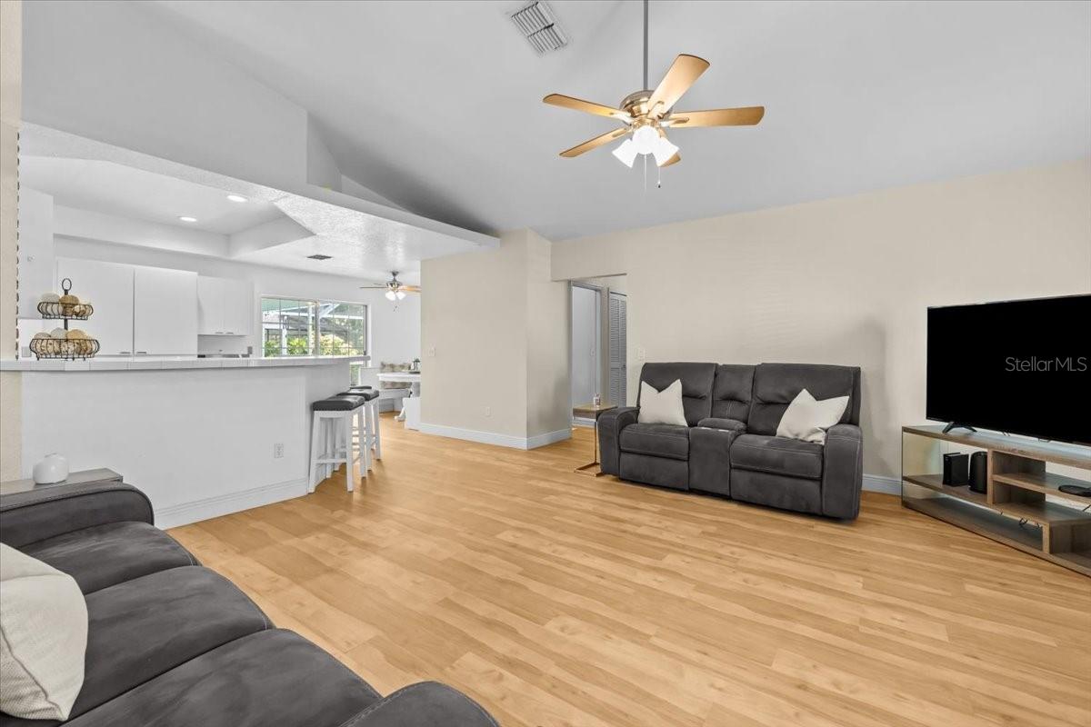 Image 22 of 49 For 6051 65th Avenue N