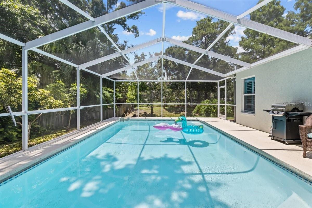 Image 9 of 49 For 6051 65th Avenue N