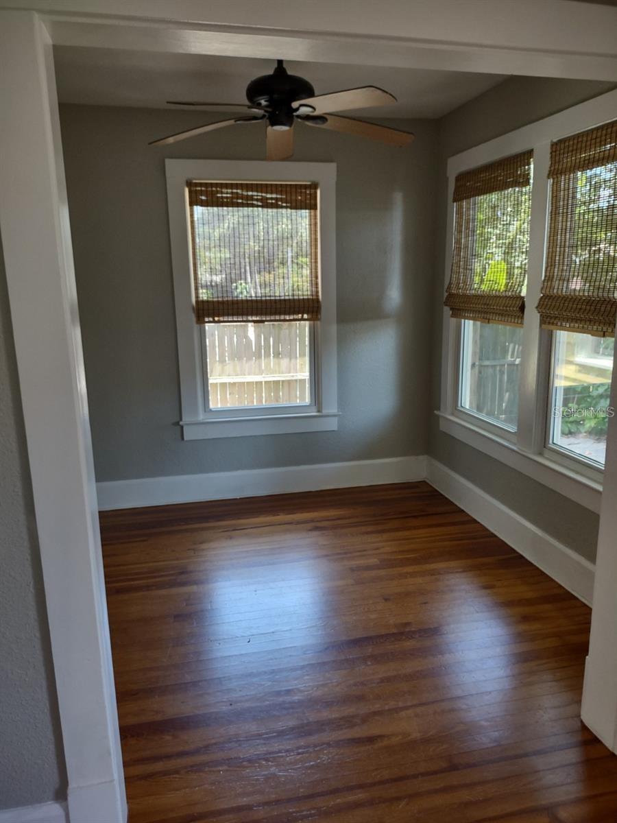 Image 15 of 21 For 2406 Dartmouth Avenue N