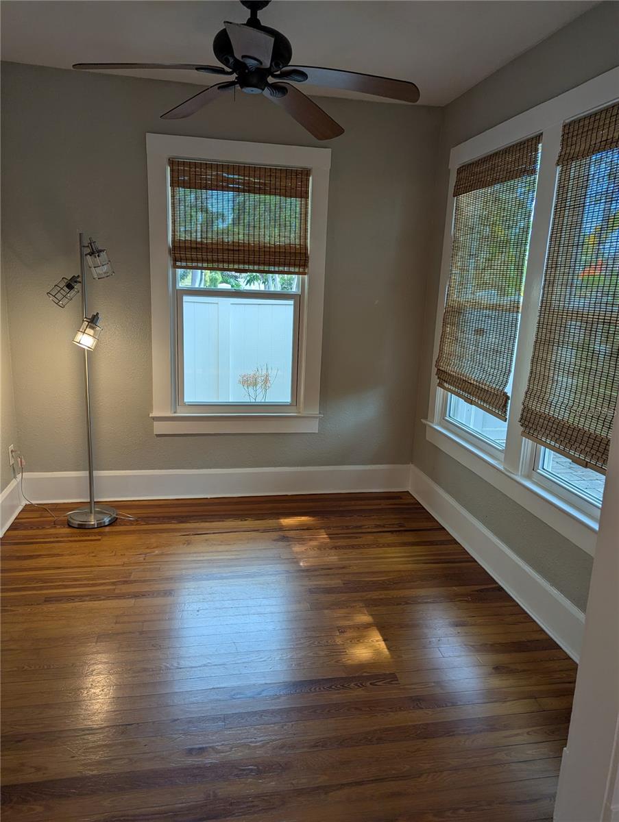 Image 16 of 21 For 2406 Dartmouth Avenue N