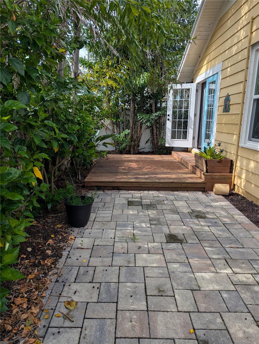Image 20 of 21 For 2406 Dartmouth Avenue N