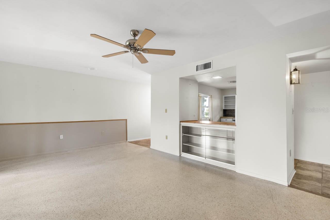 Image 13 of 43 For 913 Augusta Drive