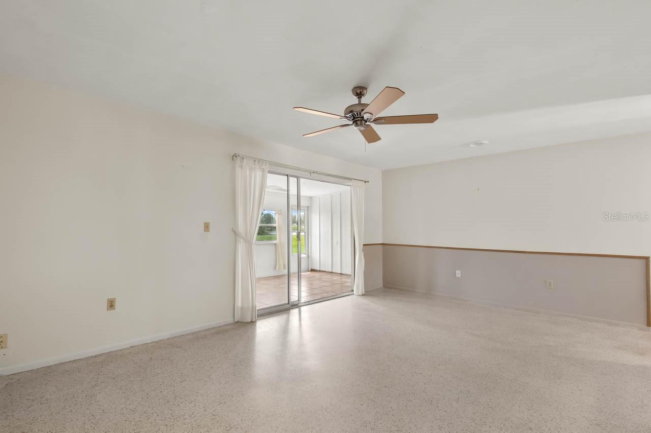 Image 15 of 43 For 913 Augusta Drive