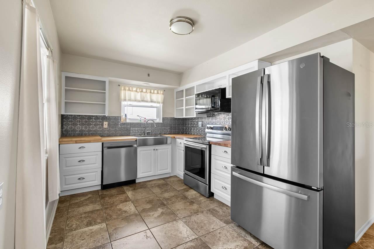 Image 6 of 43 For 913 Augusta Drive