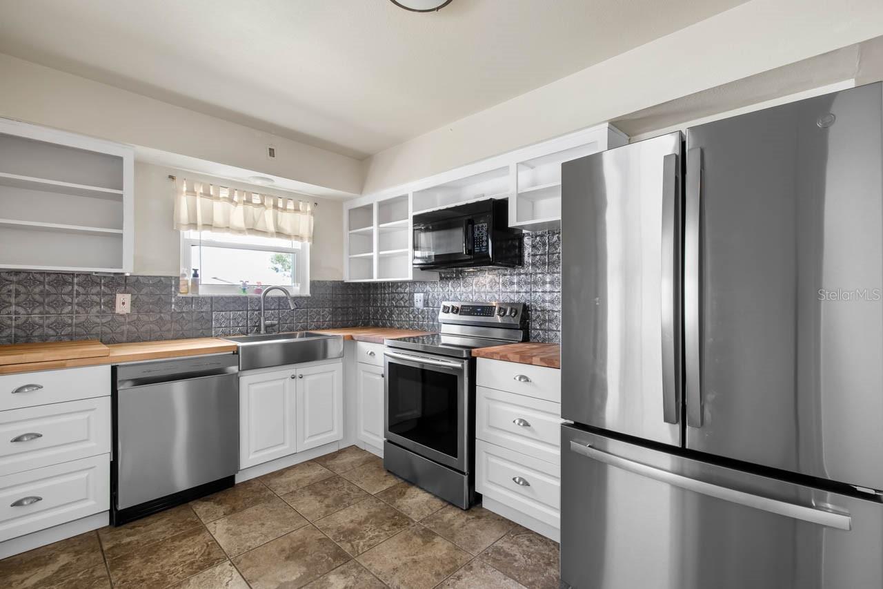 Image 7 of 43 For 913 Augusta Drive
