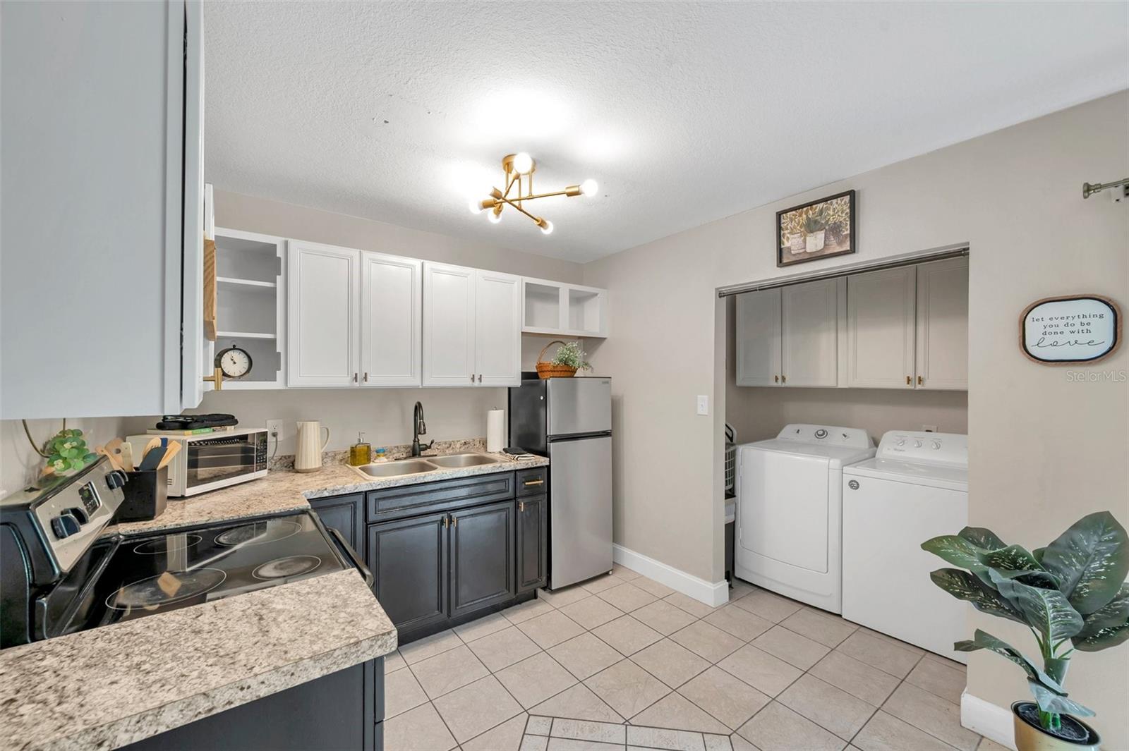 Image 10 of 33 For 3371 Bay Avenue