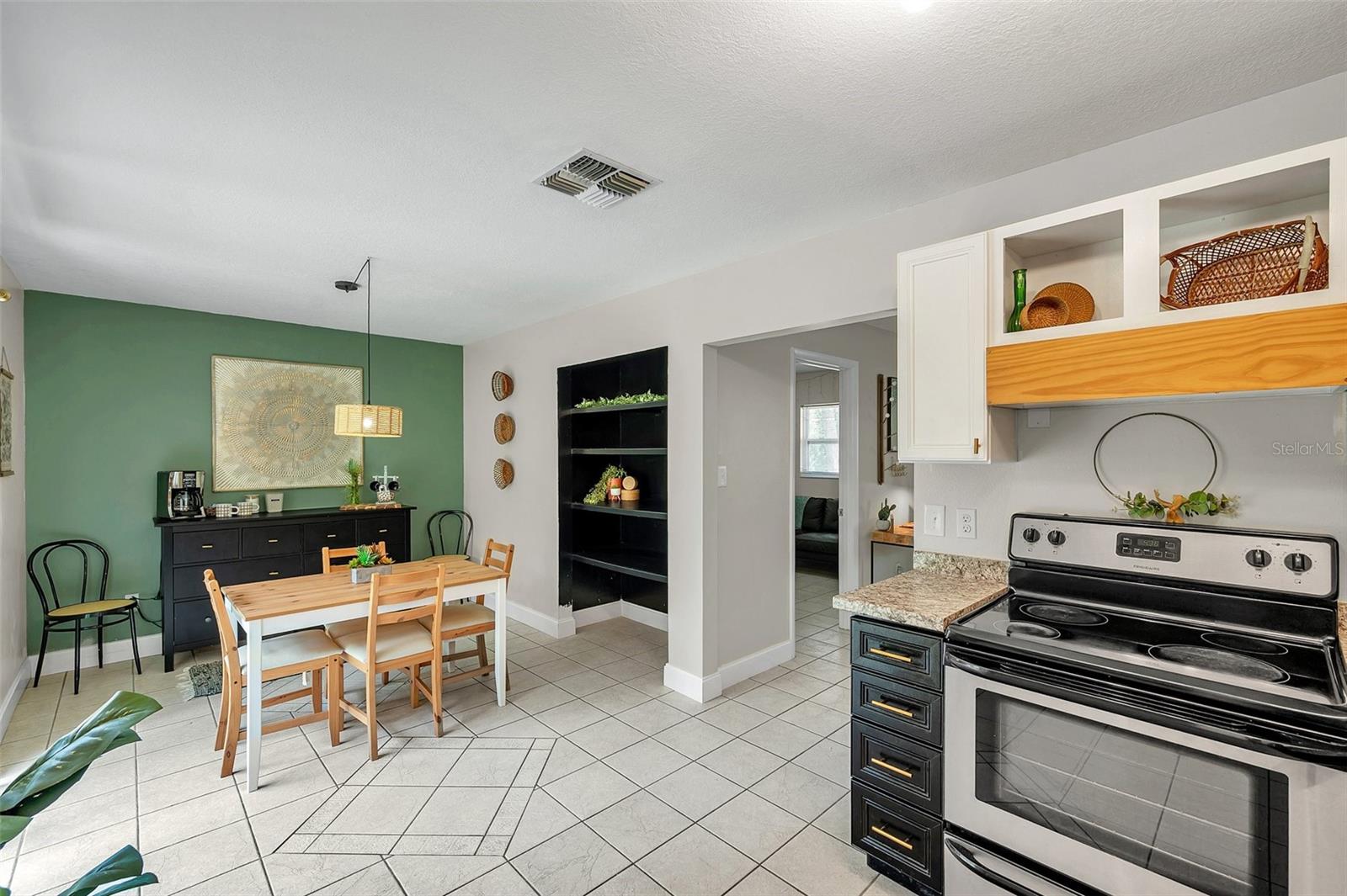 Image 11 of 33 For 3371 Bay Avenue