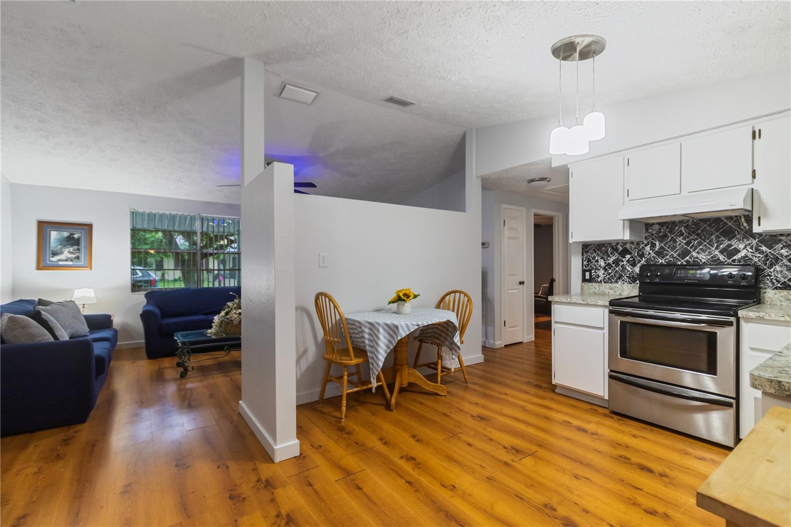 Listing photo id 8 for 4318 Mesa Drive