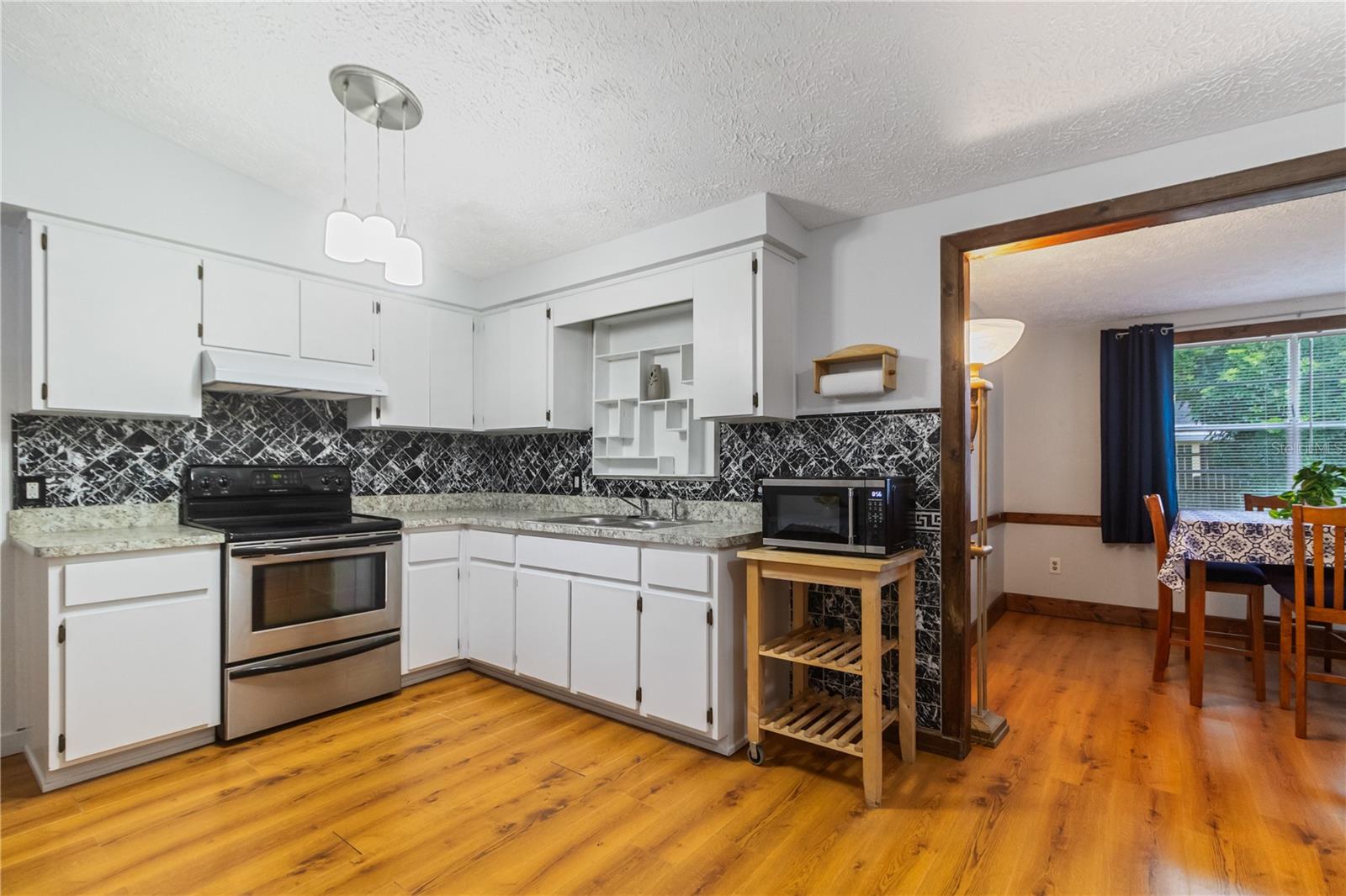 Listing photo id 9 for 4318 Mesa Drive